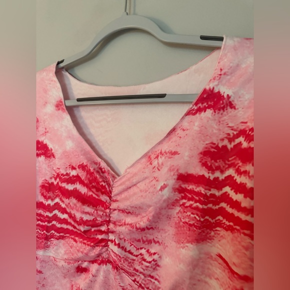 Tie Dye V Neck Long Sleeve Cropped Top - Picture 5 of 7